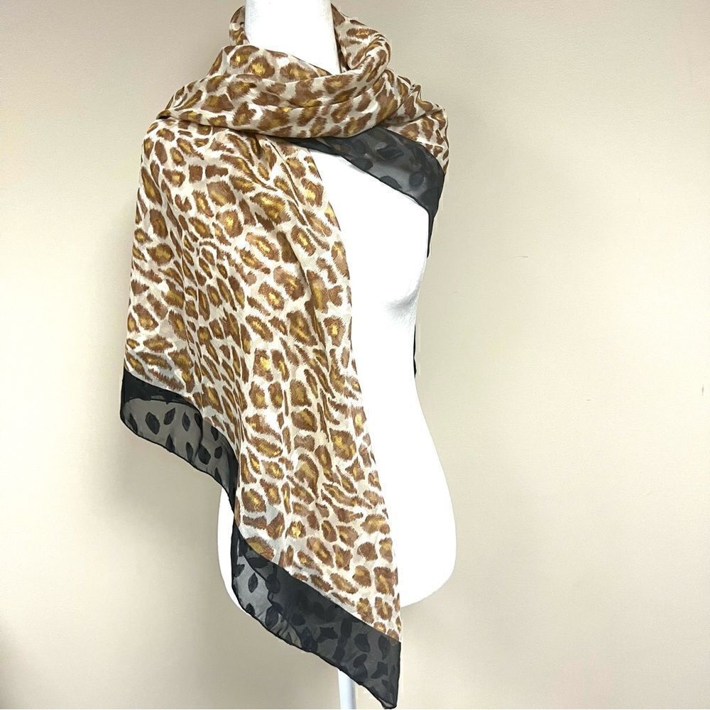 Aker animal print scarf with black trim